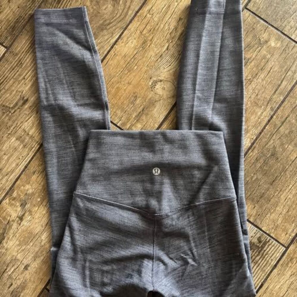 Lululemon Grey Black Cropped 21" Leggings Sz 2 XS S - Picture 1 of 2